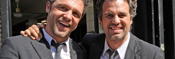 18 amazing photos of actors with their identical stunt doubles