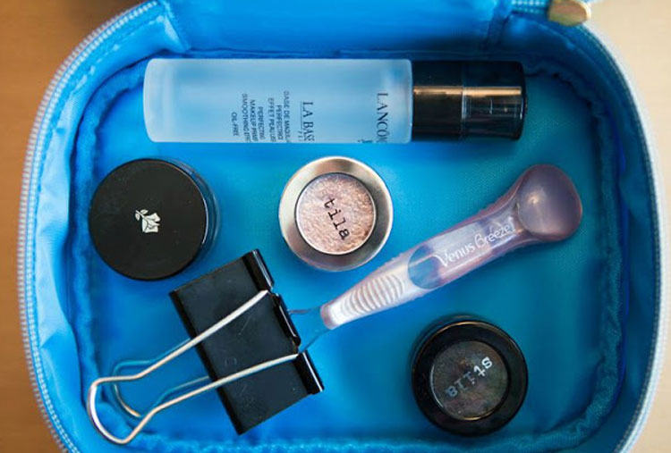 How to pack your razor