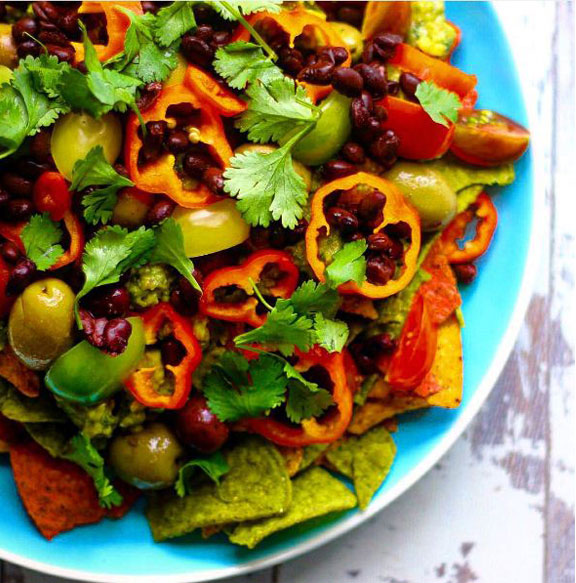 Nachos with vegetables