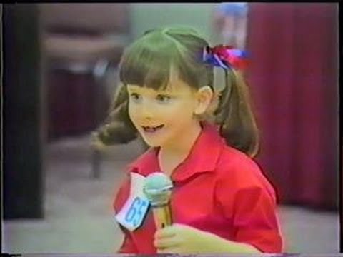 Melissa Rauch (Bernadette) in her first time on TV