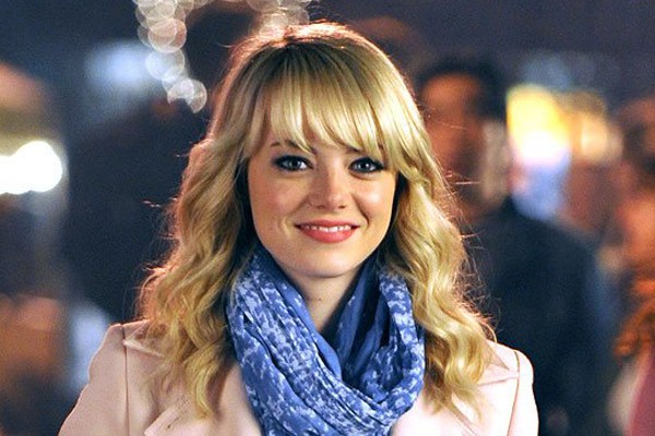 The natural hair of Emma Stone
