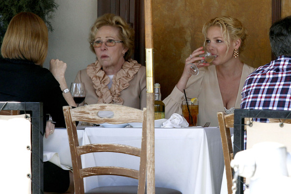 Katherine Heigl goes everywhere with her mother