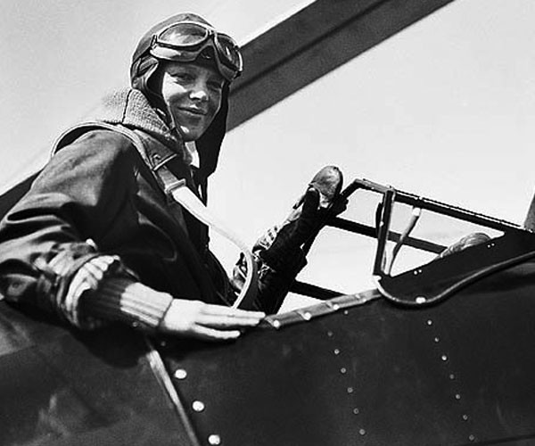Amelia Earhart: First Woman to Fly Across the Atlantic Alone