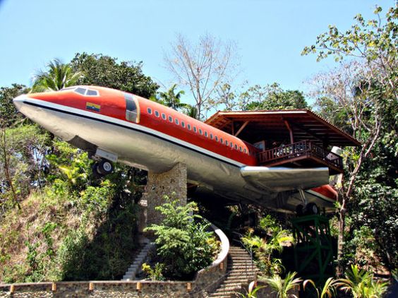Airplane hotel - Costa Rica